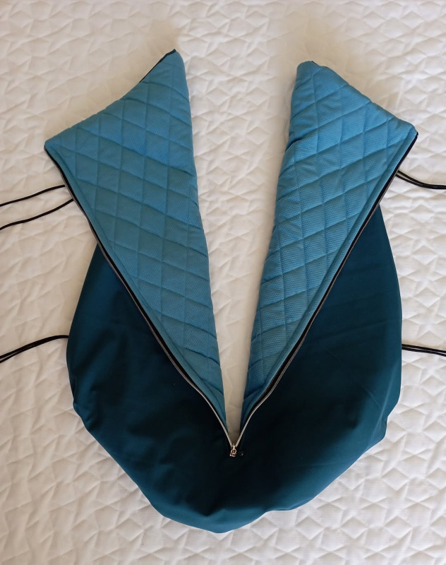 Softshell nepadací deka se zipem uprostřed